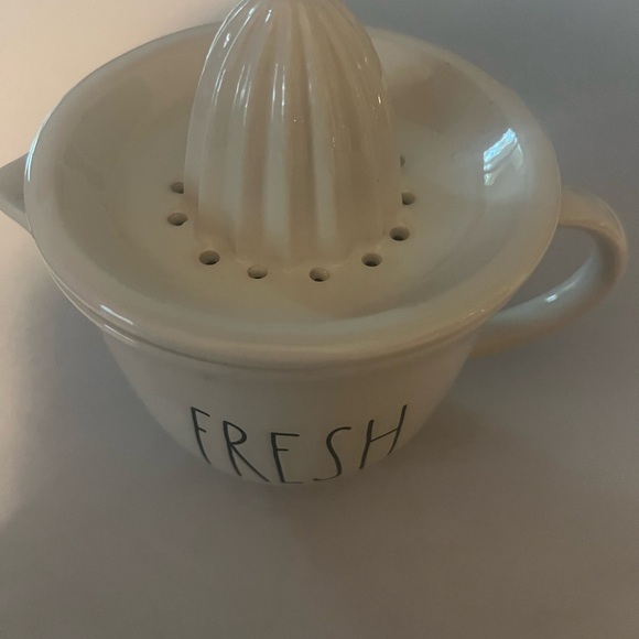 'Fresh' Rae Dunn - Picture 2 of 2